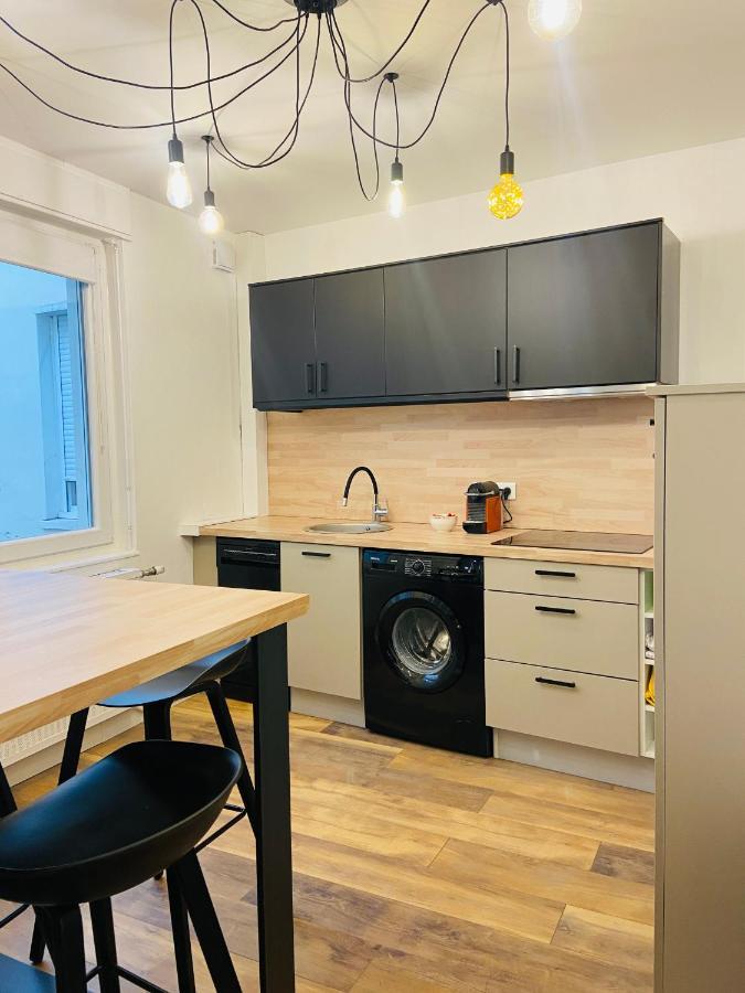 Appartement 2 Chambres Avec Terrasse Vue Sur Jardin Arbore Pontarlier Exterior photo