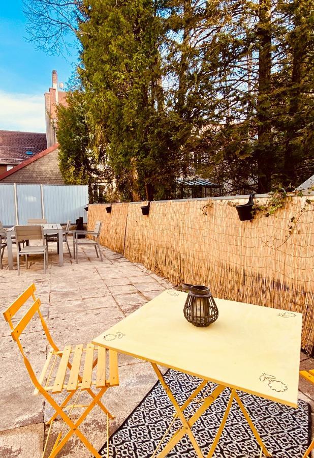 Appartement 2 Chambres Avec Terrasse Vue Sur Jardin Arbore Pontarlier Exterior photo