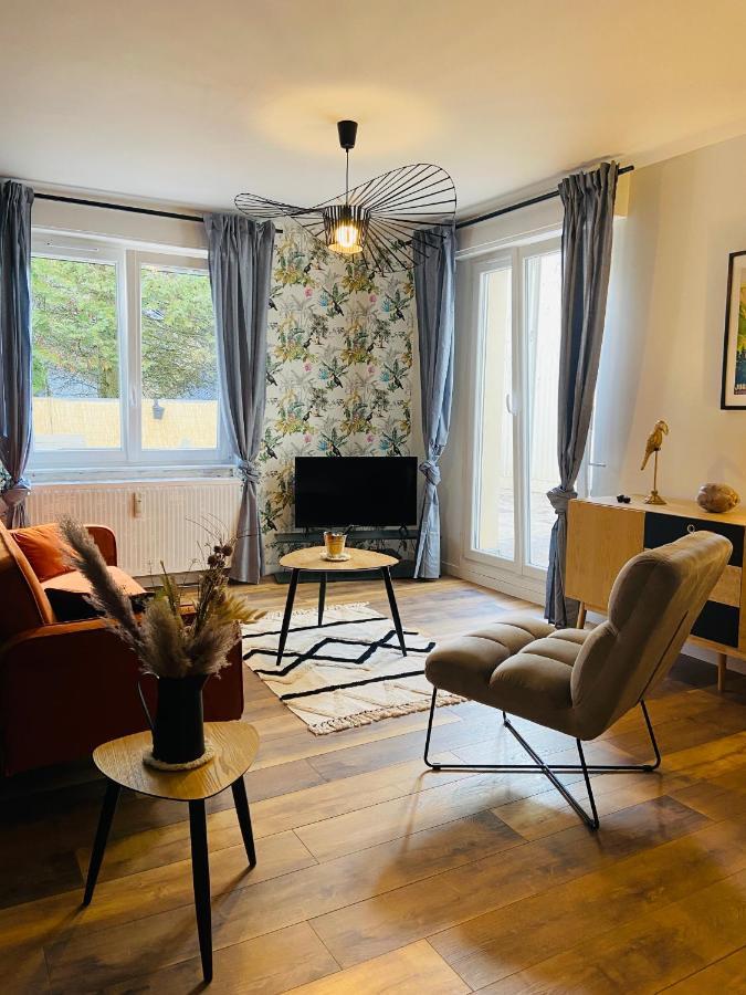 Appartement 2 Chambres Avec Terrasse Vue Sur Jardin Arbore Pontarlier Exterior photo